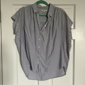 Madewell Short Sleeve Button Up 💙🤍